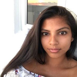 Meet your Posher, Wava